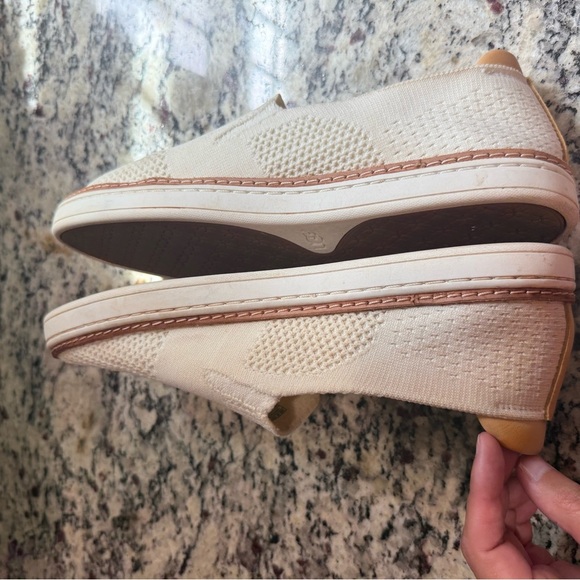 UGG Alameda Sammy Slip On Sneaker 9 - Picture 4 of 8